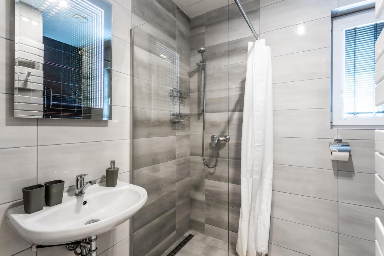 Family Apartments Klinovec Loučná pod Klínovcem エクステリア 写真